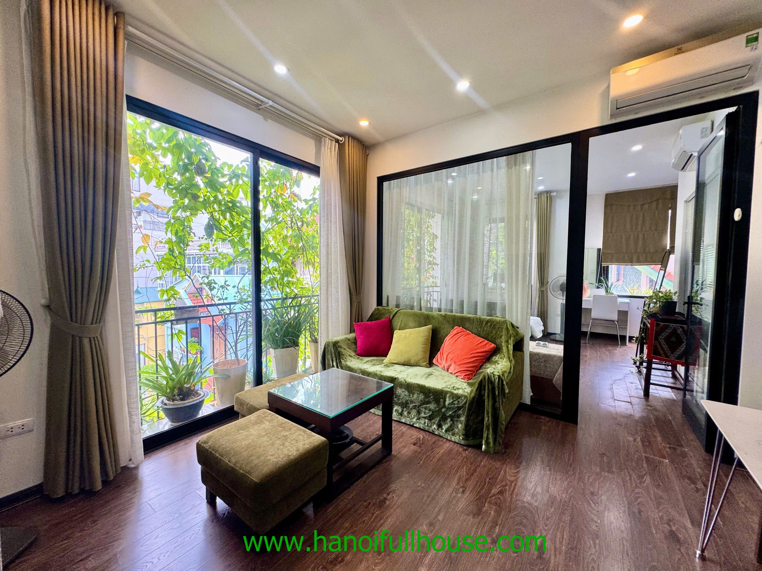 Nice one bedroom apartment with lots of light on Xuan Dieu str