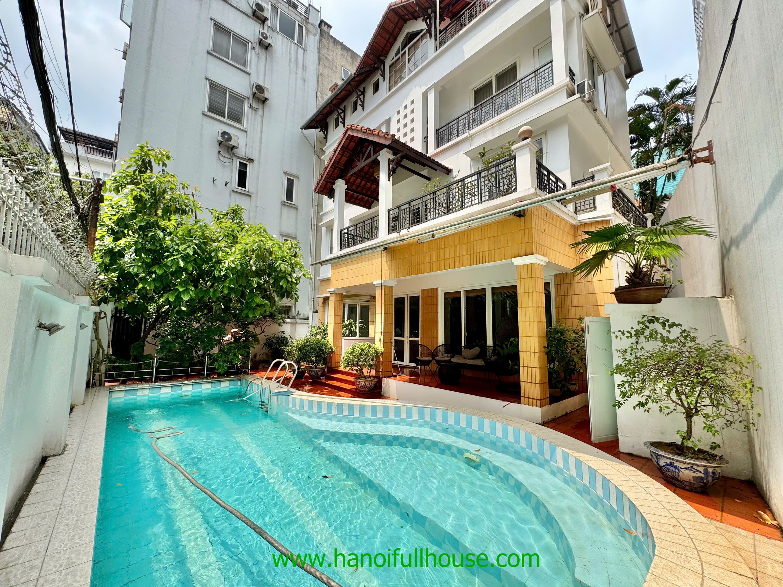 Charming Villa with garden, swimming pool, 4 bedrooms in West lake for lease