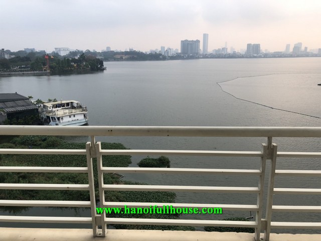 Beautiful apartment, Yen Hoa street, full view of West lake for rent.