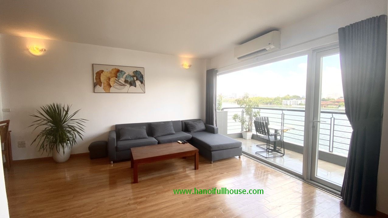 Lake view 2 bedroom apartment on Tu Hoa str let to rent