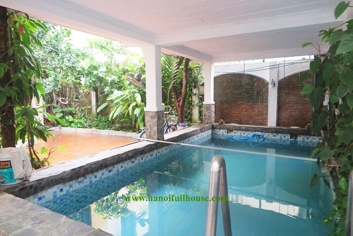 Great house on Tu Hoa street with swimming pool, roof top for rent. Only 3 minutes walk to West Lake.
