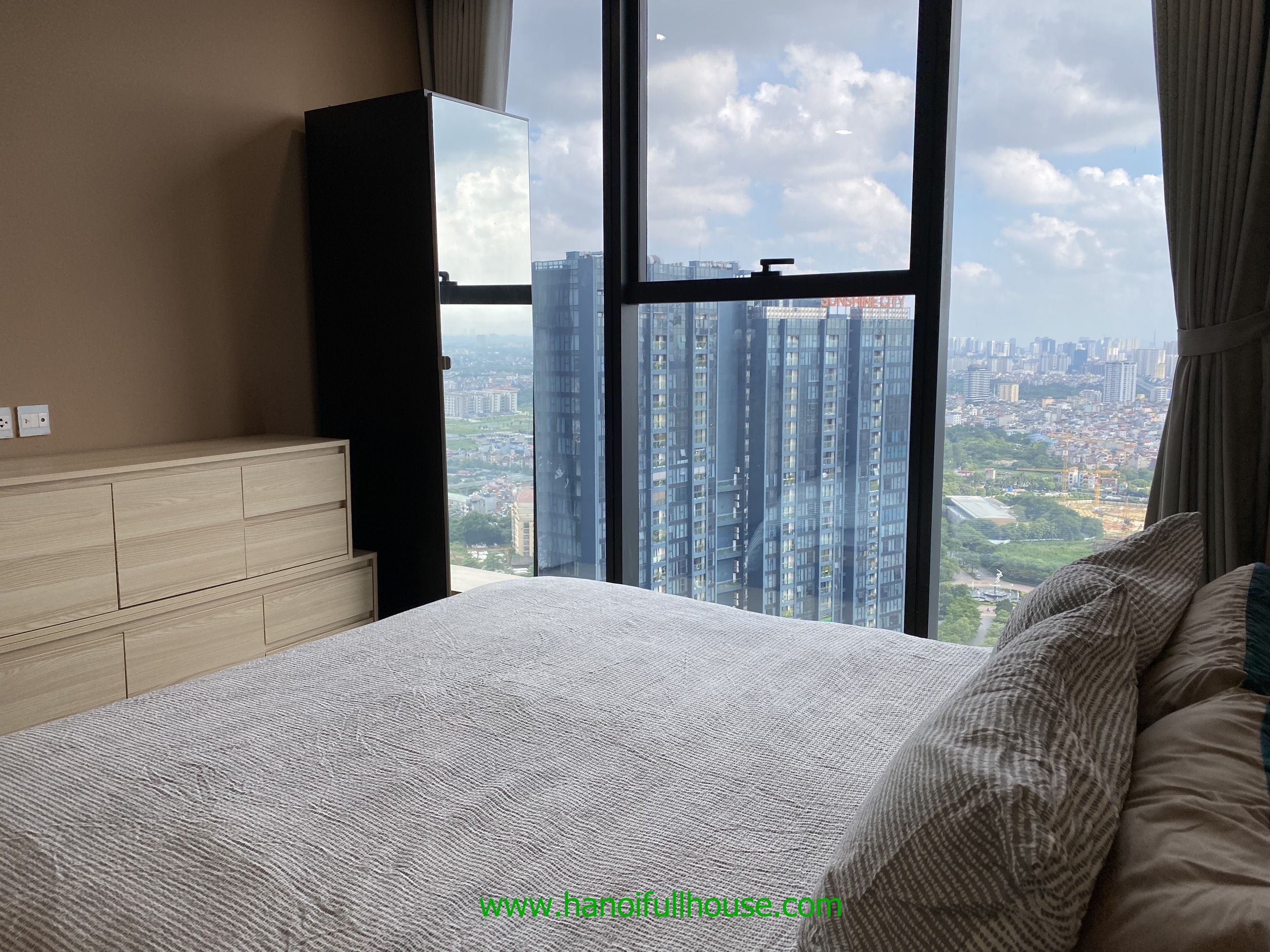 Modern apartment with 2 bedrooms, nice view in Sunshine City
