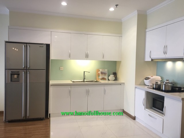 Furnished three bedroom apartment has swimming pool, gym at Vinhomes-Nguyen Chi Thanh