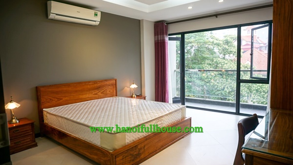 A nice serviced 1 bedroom apartment in Tay Ho for rent