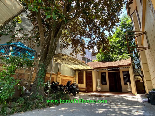 Super great villa in Tu Liem dist with total land area of more than 1000 sq m for rent.