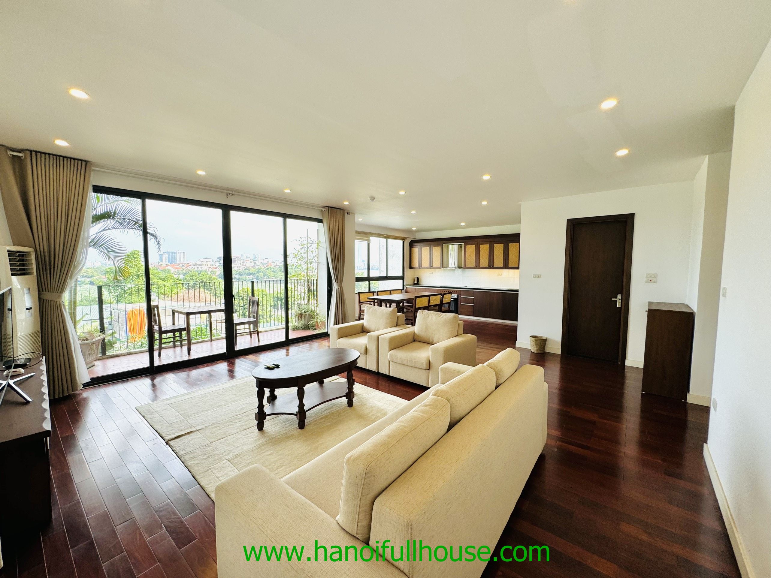 Great apartment with 3 bedroom and West lake view in Tay Ho for lease