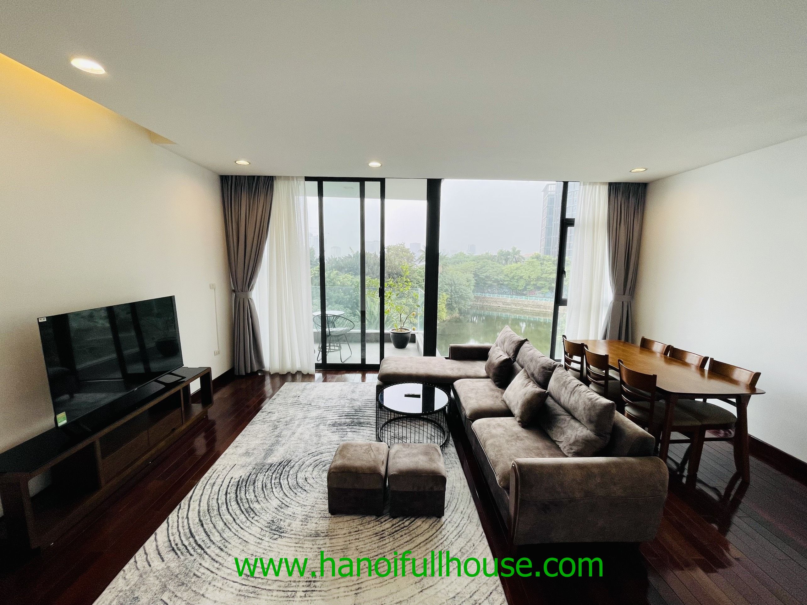 For rent 2 bedroom apartment with lake view on Quang Khanh str
