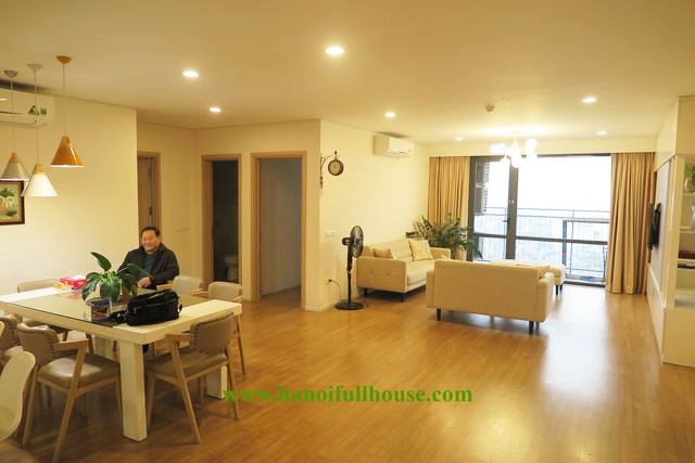Căn hộ chung cư 3 ngủ view sông Hồng cho thuê tại tháp B chung cư Mipec Long Biên