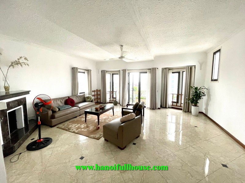 Cho thuê căn hộ Triplex 3 phòng ngủ ở đường Đặng Thai Mai ,Tây Hồ