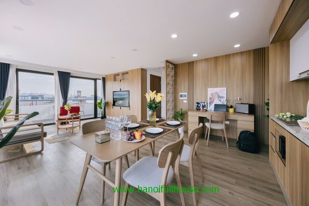 Căn hộ 1 phòng ngủ mới, view Hồ, hiện đại ở Tây Hồ cho thuê