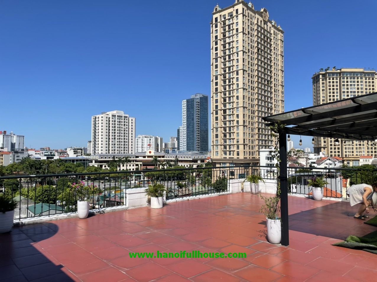 Spacious & modern studio with amazing terrace overlooking West Lake 