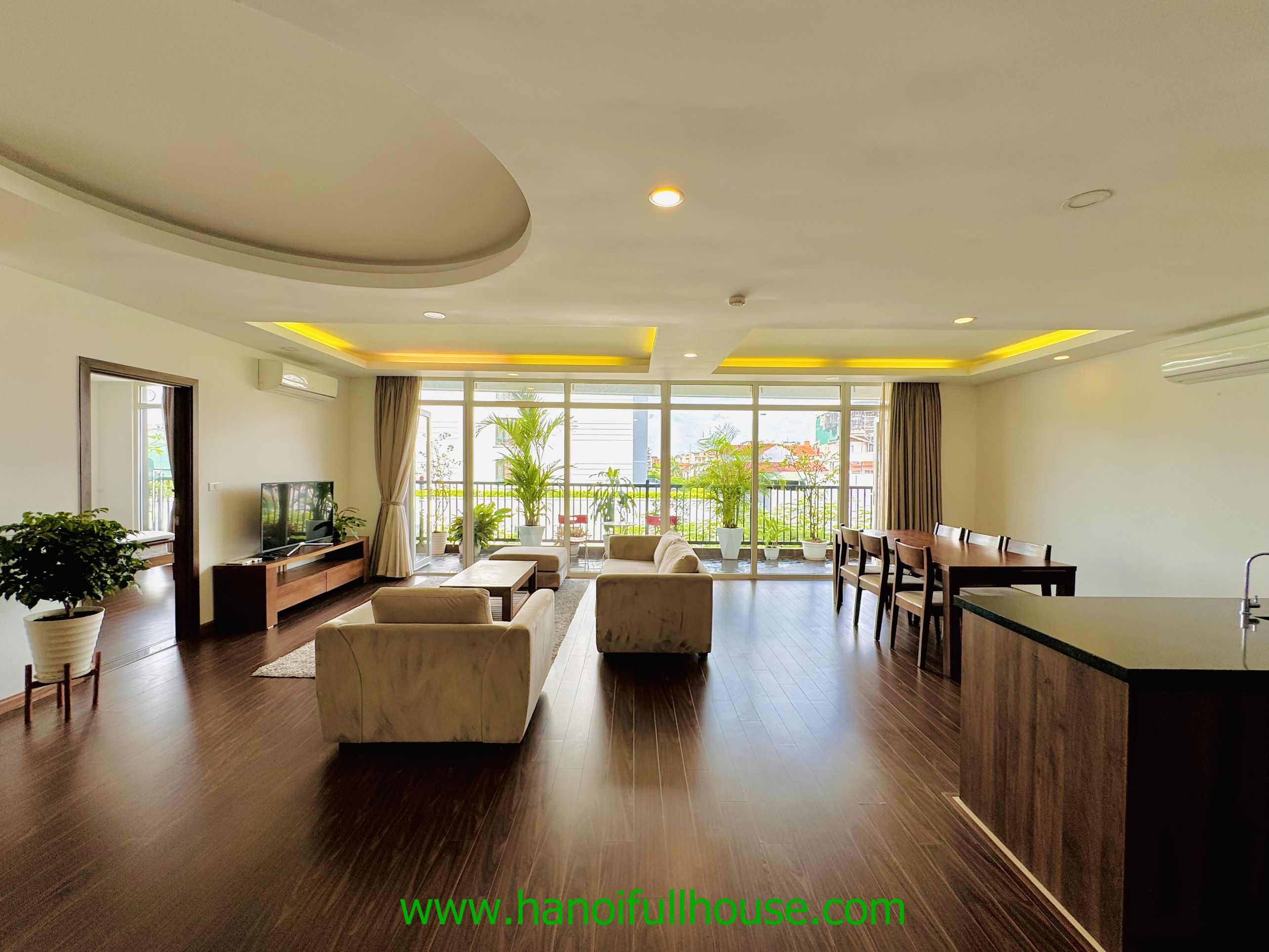 Căn hộ 3 phòng ngủ hiện đại mới ở đường Từ Hoa
