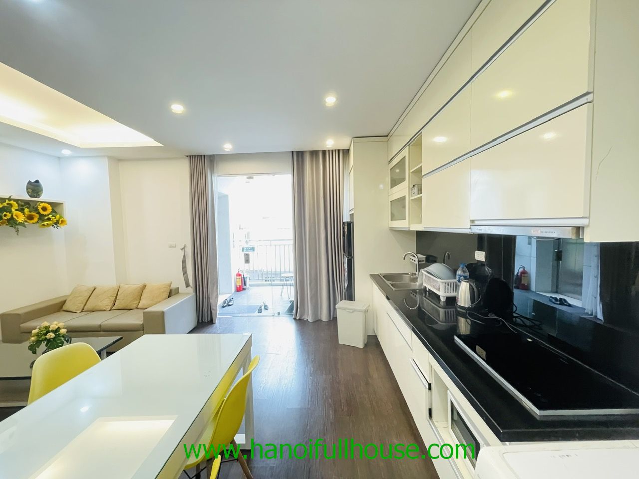 2 bedroom apartment with cheap price in Tay Ho for lease