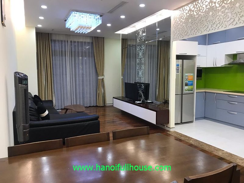 Căn hộ 2 phòng ngủ cho thuê tòa R5- khu đô thị  Royal City Thanh Xuân, Hà Nội