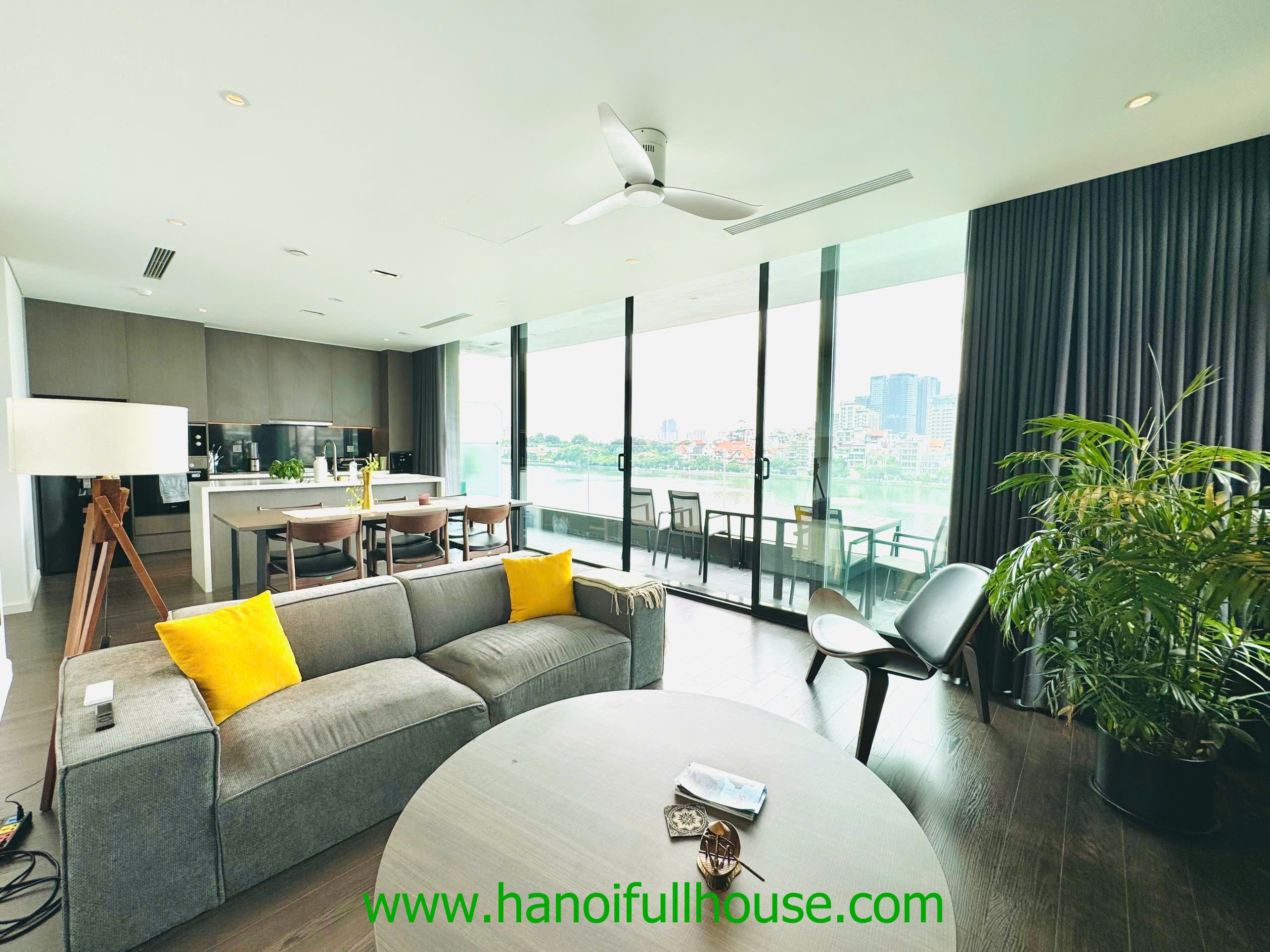 Wonderful and modern apartment with lake view in Tay Ho to rent