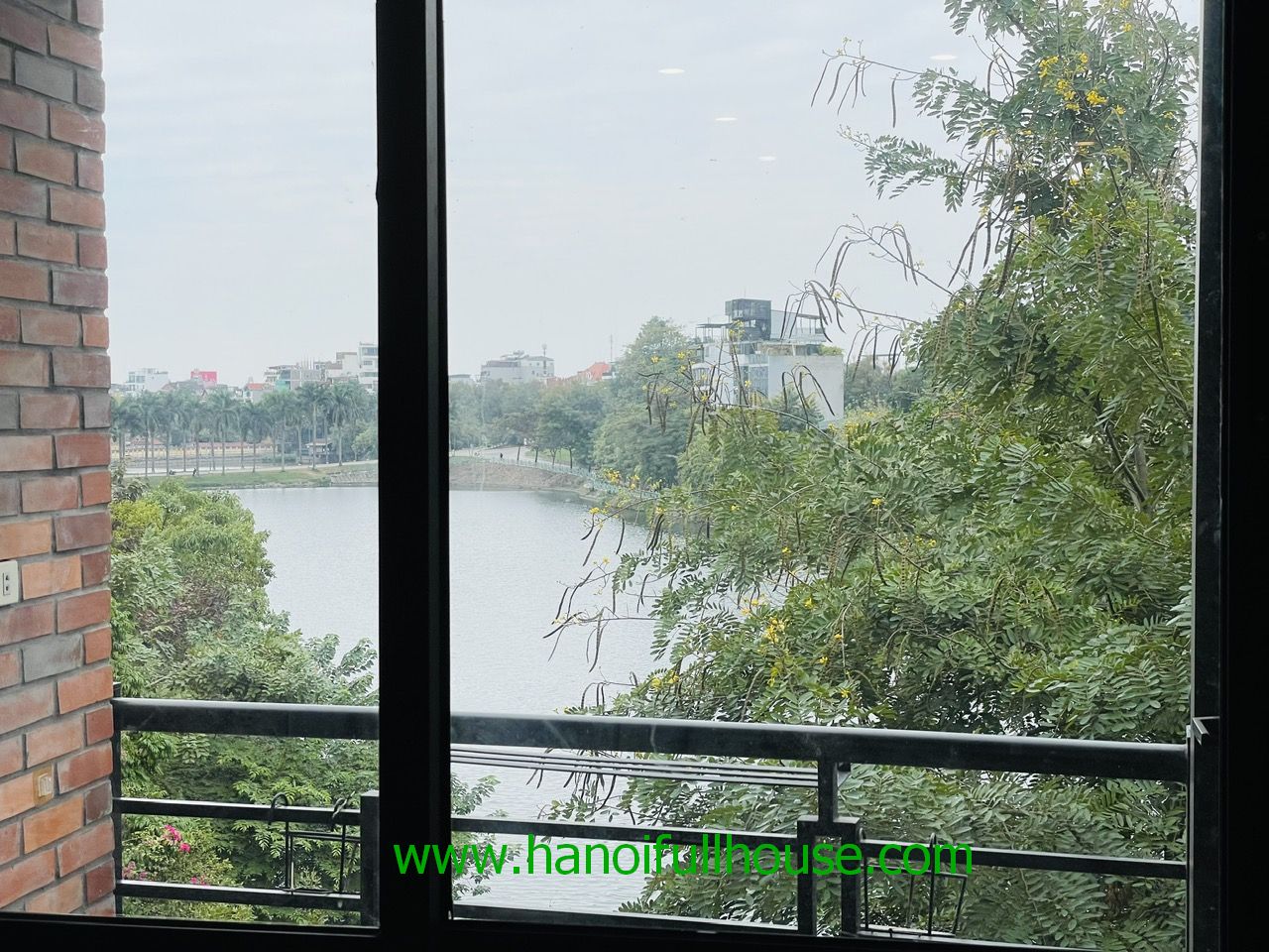 Nice apartment with lake view in Ho Tay let to rent