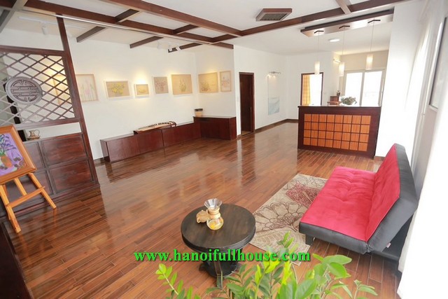 Căn hộ tuyệt đẹp với diện tích 140 m2, 2 phòng ngủ, giá tốt cho thuê tại Lạc Long Quân.