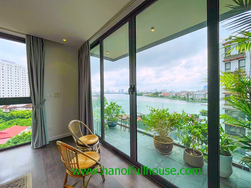 Căn hộ 3 ngủ, view Hồ, đủ đồ, tầng cao ở Xuân Diệu cho thuê