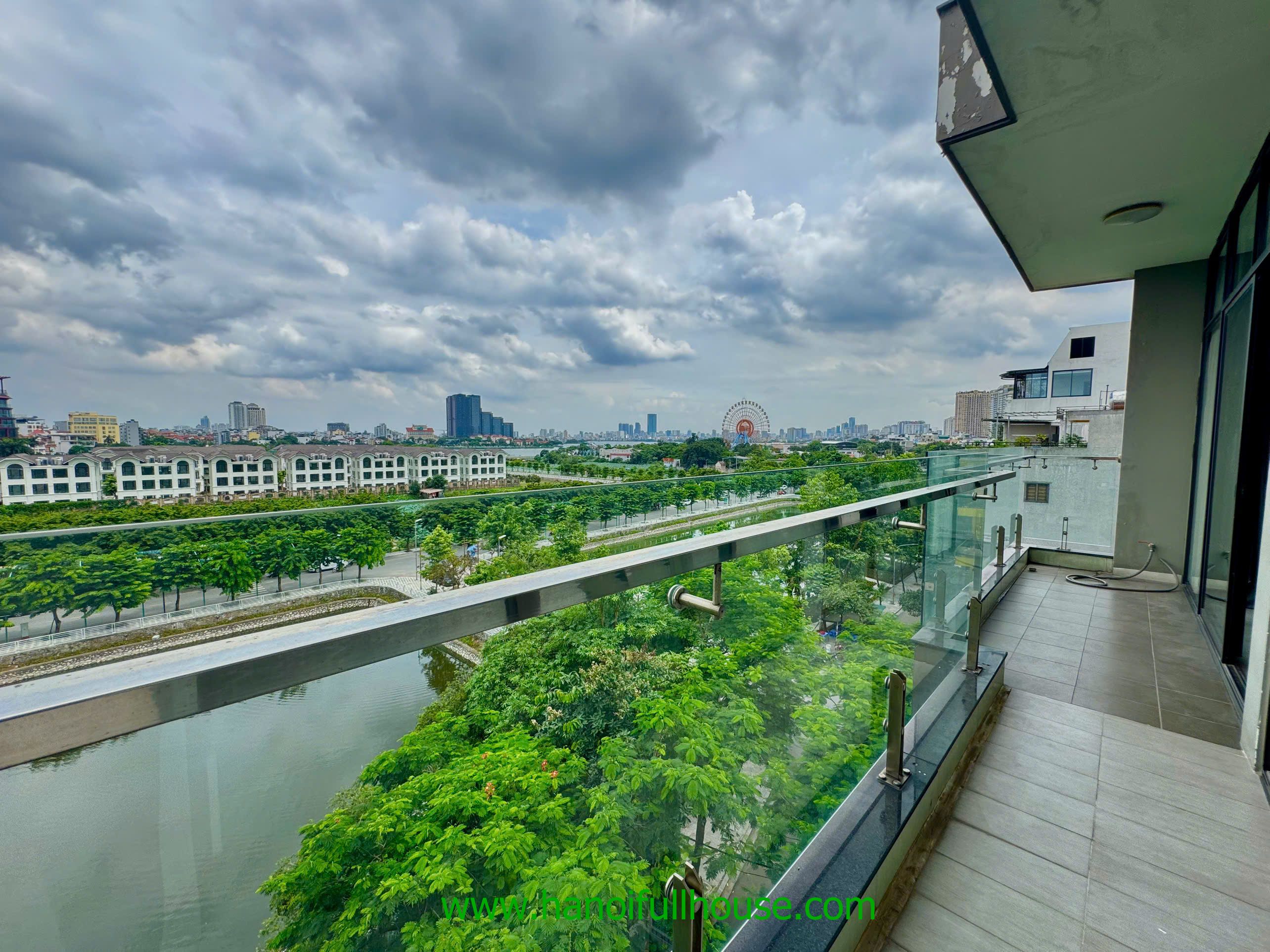 2 bedroom apartment for rent with lake view in Trinh Cong Son.