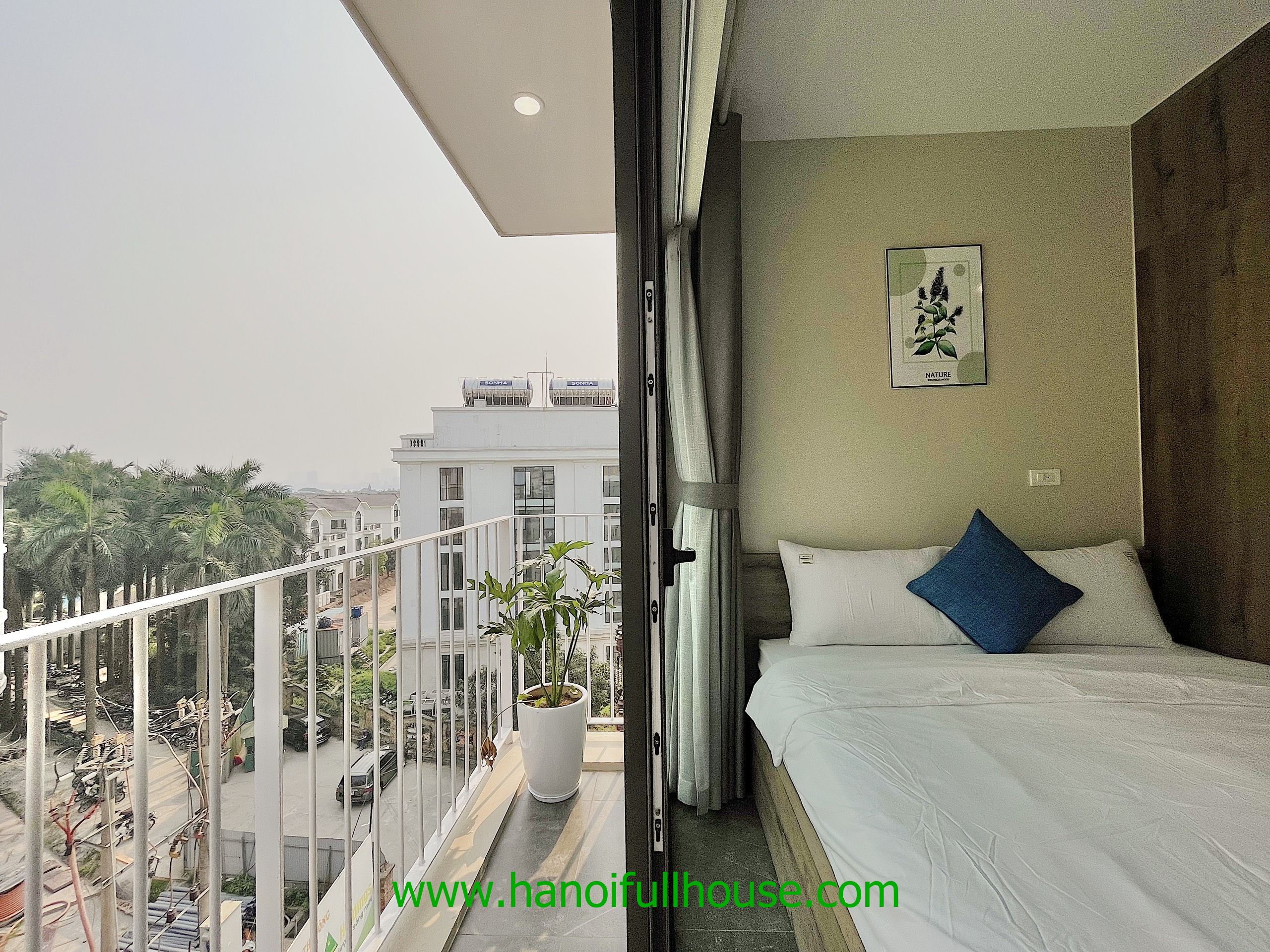One bedroom apartment with modern furniture in Tay Ho for lease