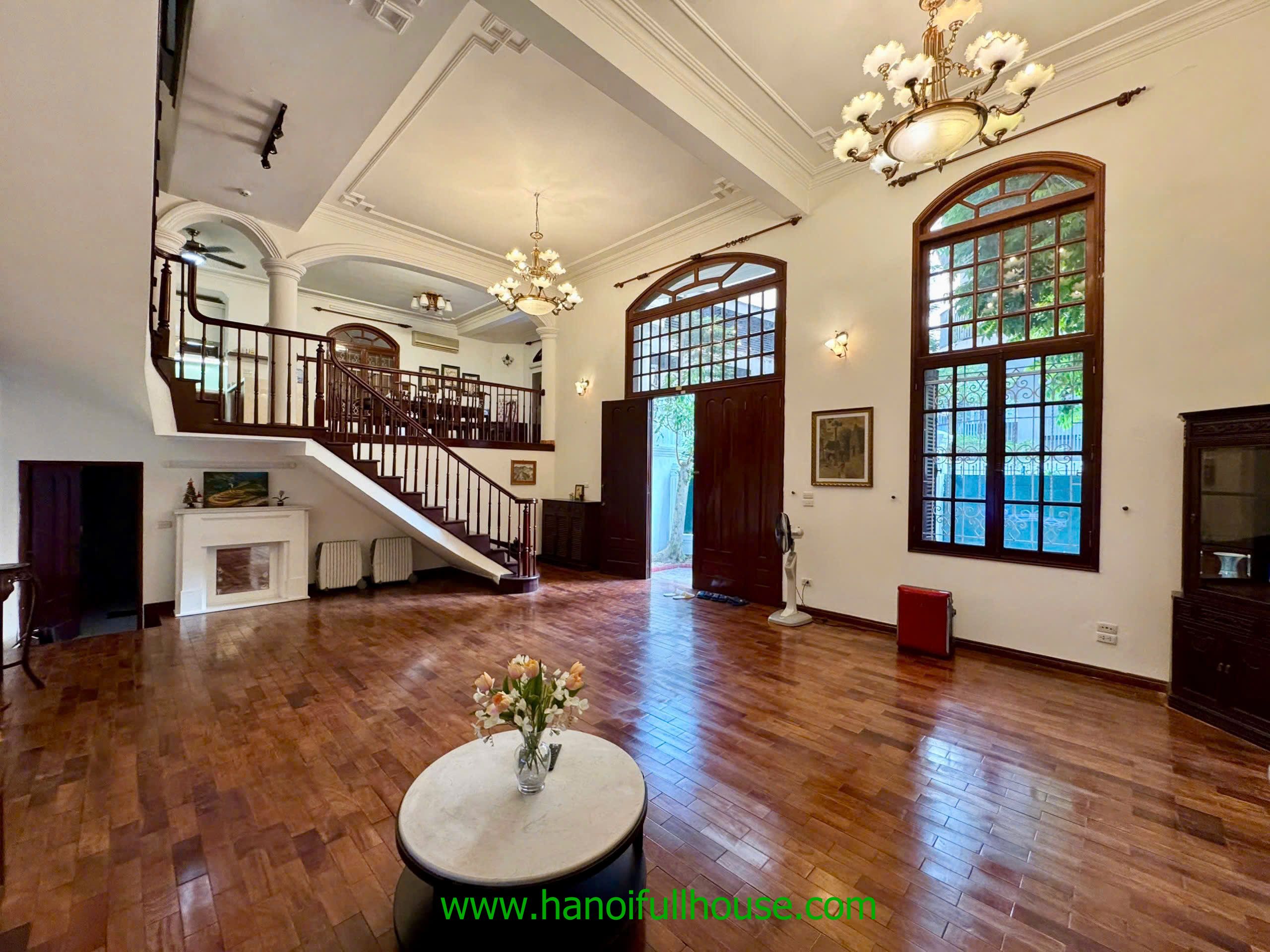 Spectacular and Spacious Villa with 4 bedrooms in West lake to rent