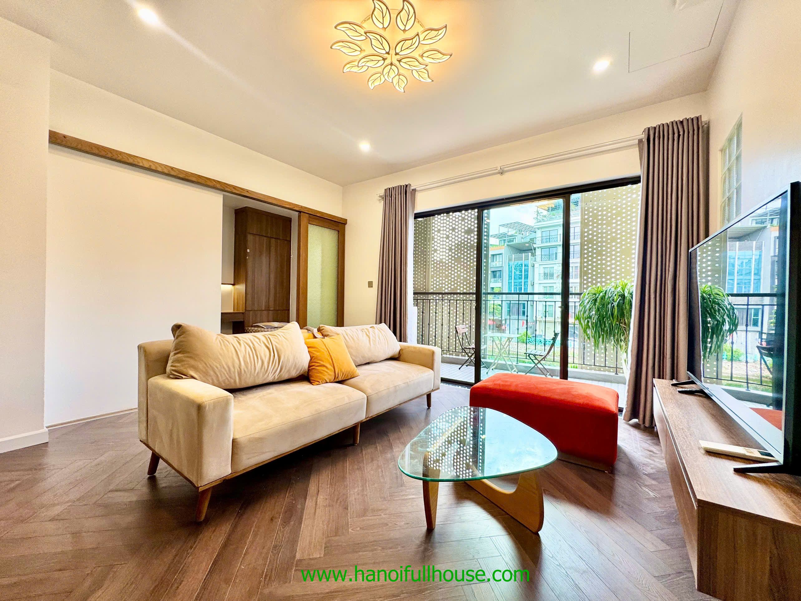 Enjoy lake view 2 bedroom apartment on Yen Hoa str to rent