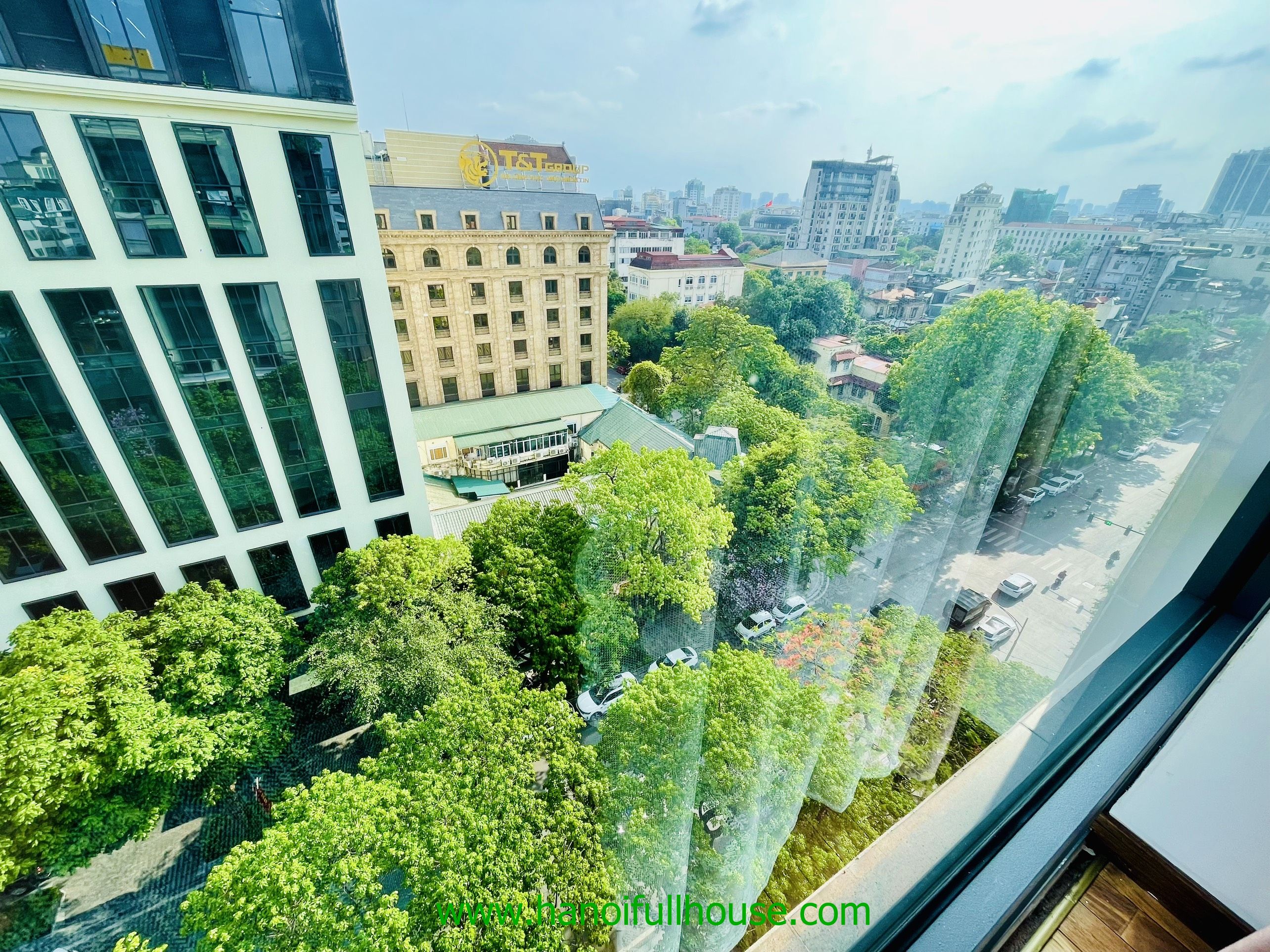 Cho thuê căn hộ 2 phòng ngủ chất lượng cao tại quận Hoàn Kiếm, Hà Nội. 