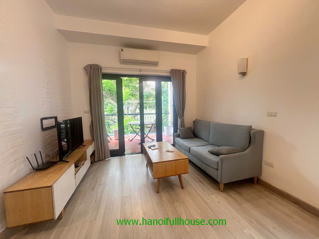 Modern and cheap apartment with 3 bedrooms in Long Bien for rent