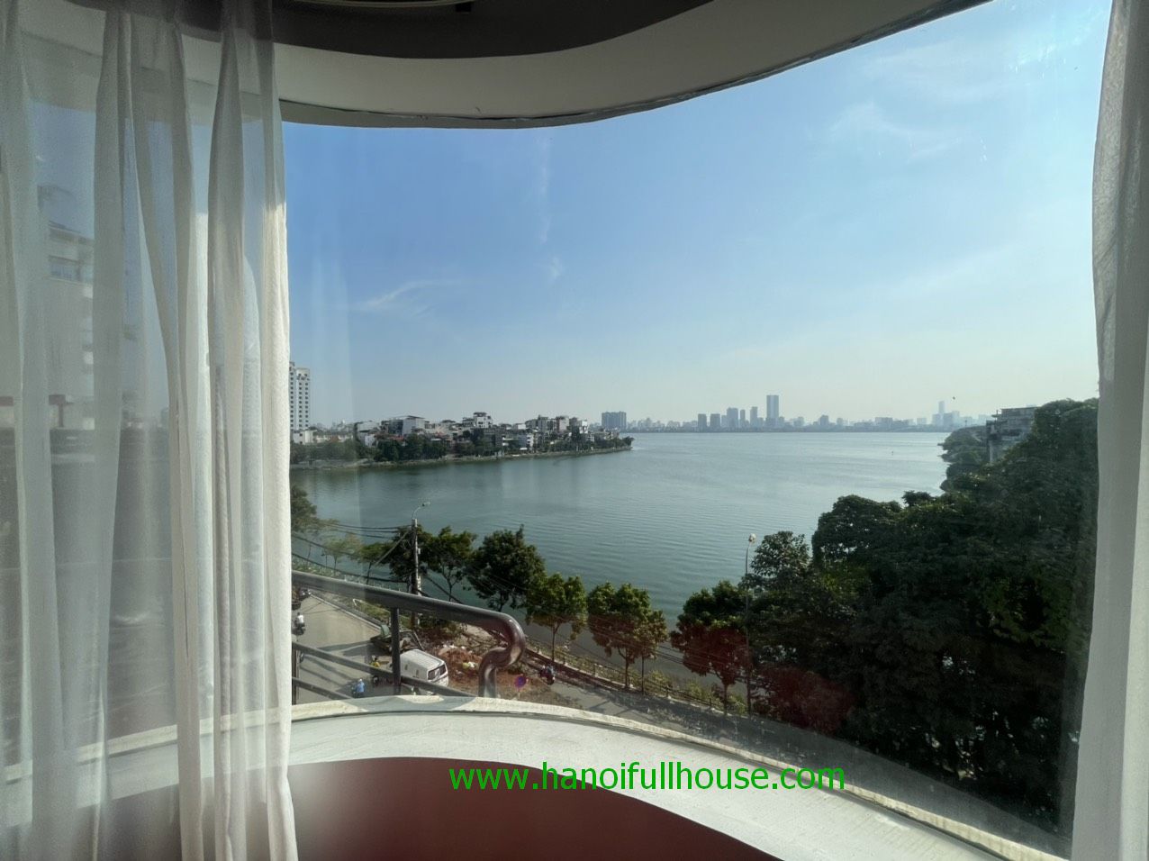 2 bedroom apartment with lake view in West lake for rent