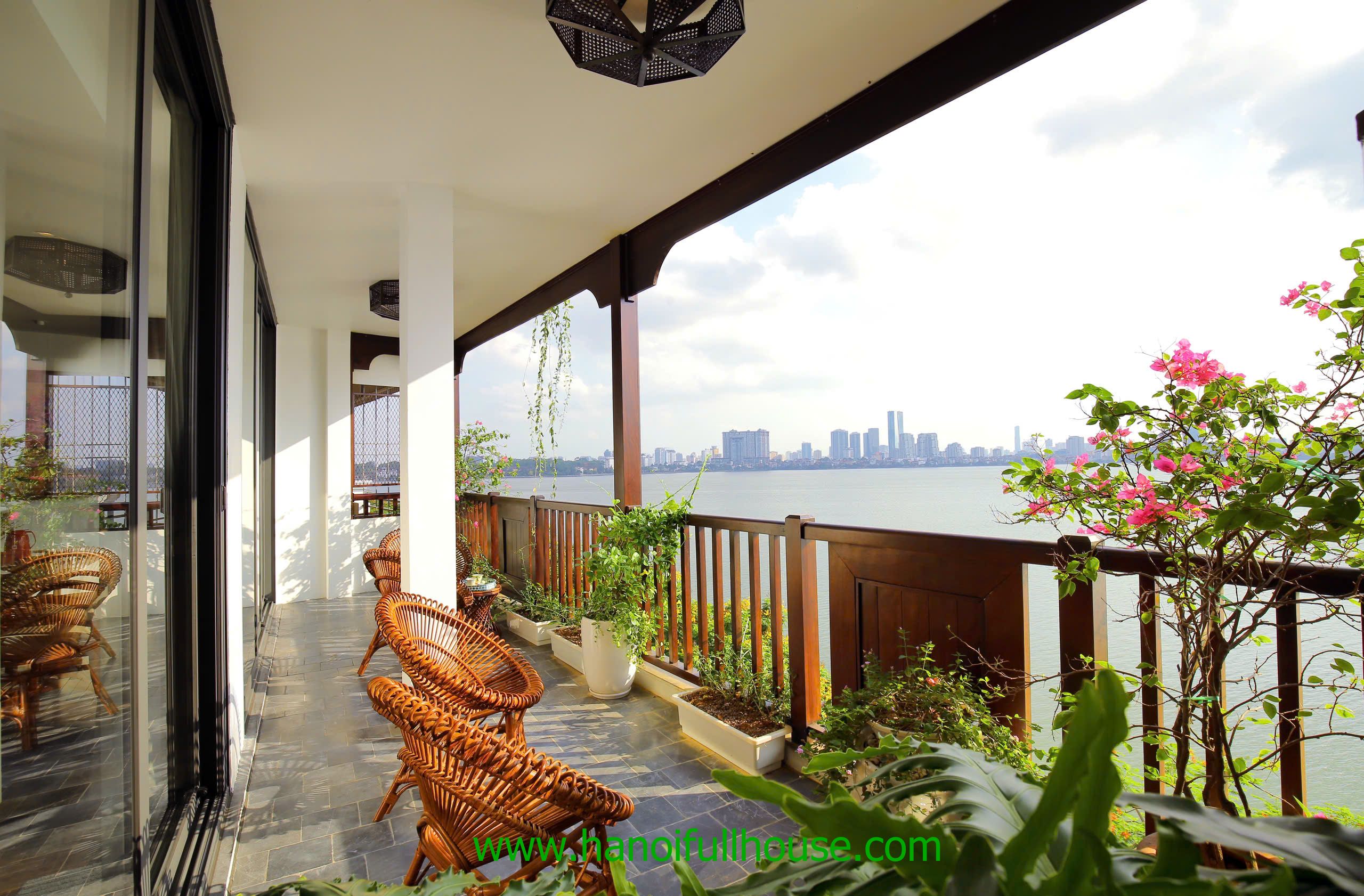 Wonderful apartment with 2 bedrooms, lake view in West lake for rent