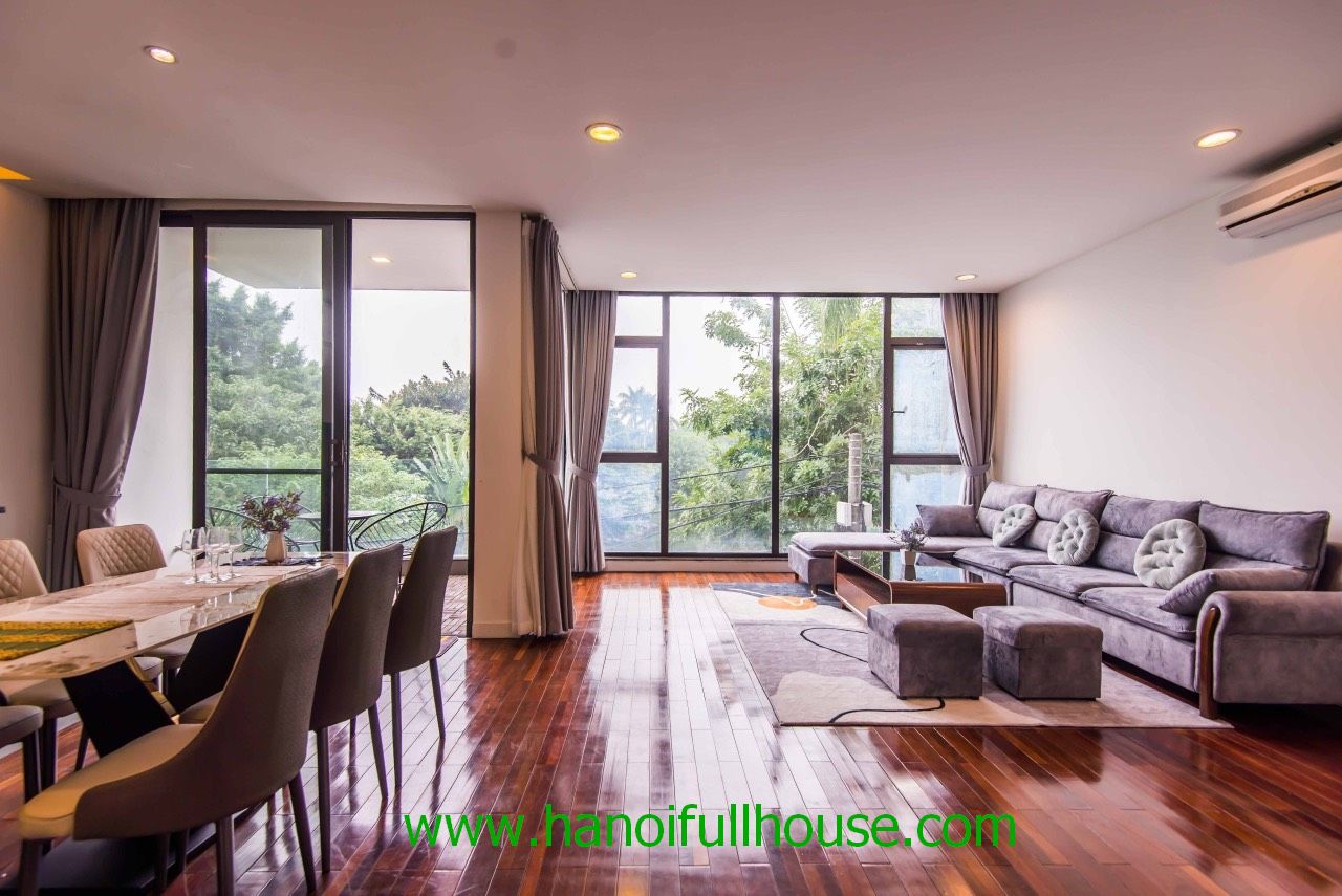 2 bedroom apartment for rent with lake view on Quang Khanh street