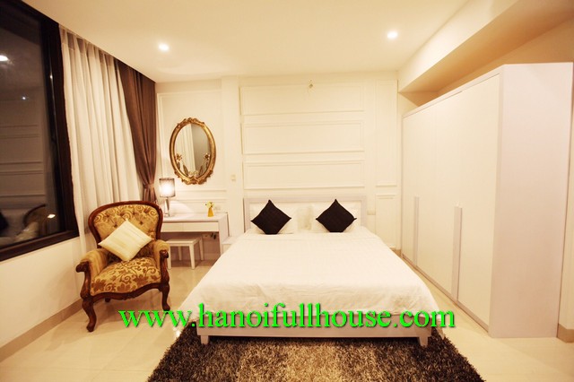 Beautiful serviced apartment with modern furniture, a lot of light and nearby Hoan Kiem lake