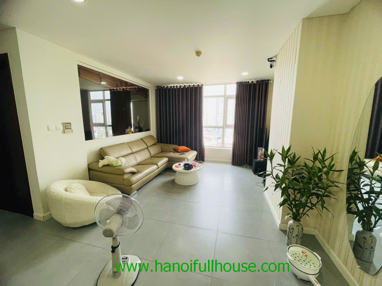 Căn hộ 1 phòng ngủ, đủ đồ ở Watermark Lạc Long Quân