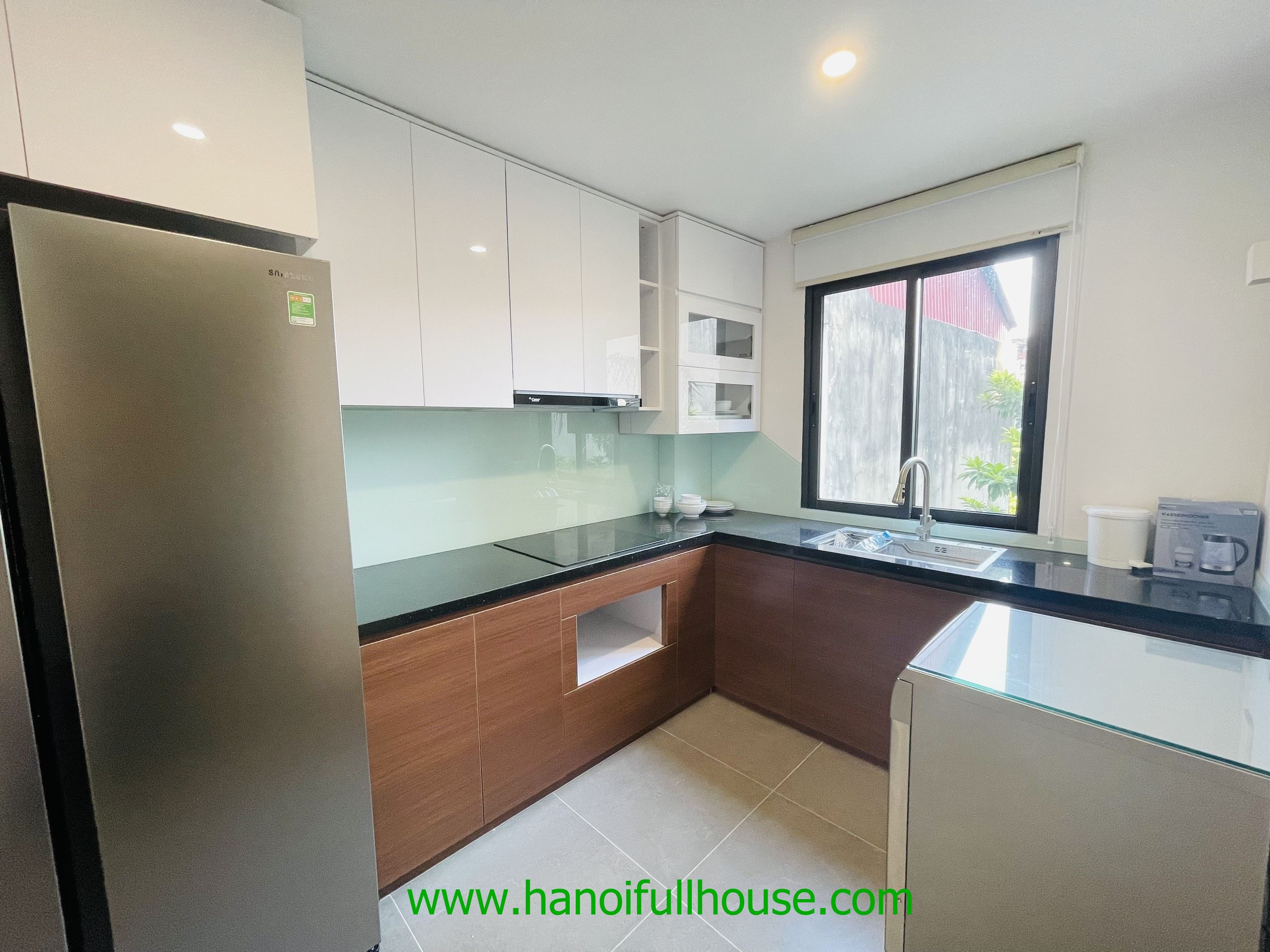 Spacious apartment with 2 bedrooms in Tay Ho dist
