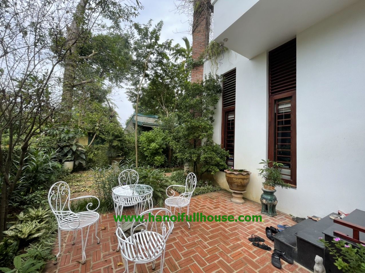 Elegant, spacious & green garden villa in Tay Ho district. Available for lease