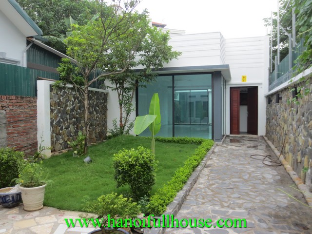 A garden house for rent in Tay Ho dist. Modern house, 2 bedrooms, 2 bathrooms