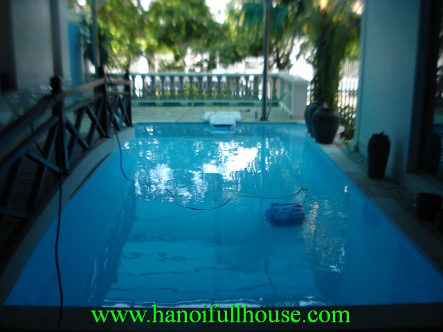 Swimming pool villa in Tay Ho dist for rent
