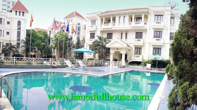 Căn hộ dịch vụ sang trọng có bể bơi cho thuê ở quận Ba Đình, Hà Nội