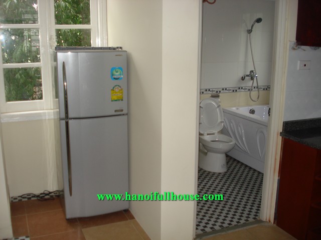 2 bedroom very nice cheap serviced apartment for lease in Nghi Tam, Tay Ho dist
