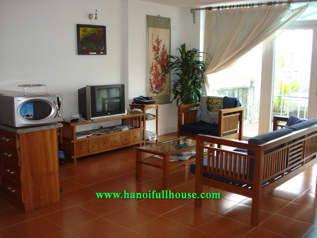 1 bedroom very beautiful serviced apartment with Truc Bach lake view for rent now