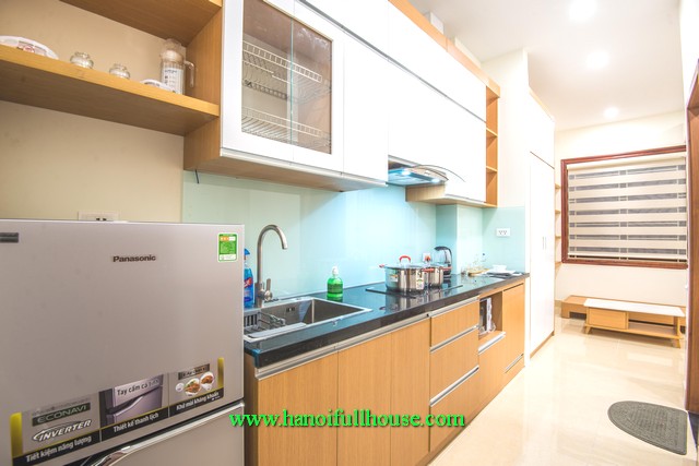 Căn hộ giá rẻ đẩy đủ nội thất cao cấp cạnh Hồ Ngọc Khánh và Thủ Lệ, gần Lotte, Daewoo giá 400$/tháng
