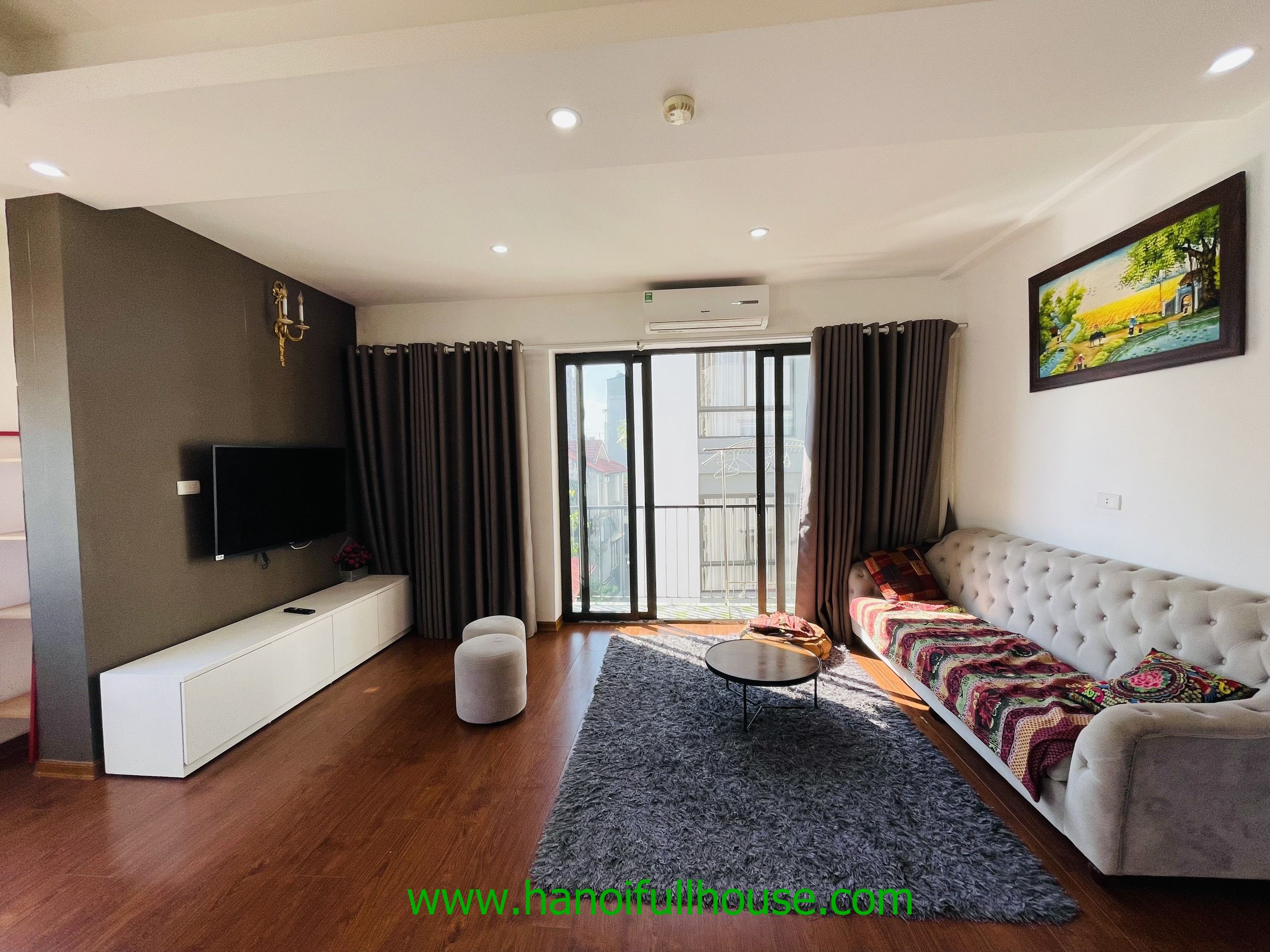 Let to rent serviced apartment with 2 bedrooms in West lake