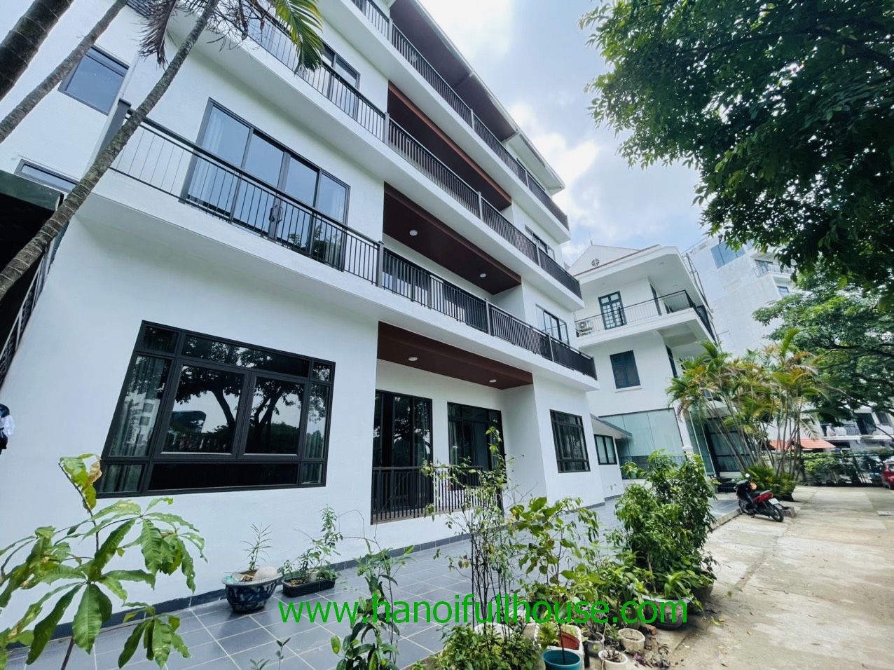 New and modern apartment with 4 bedrooms in Tay Ho for lease