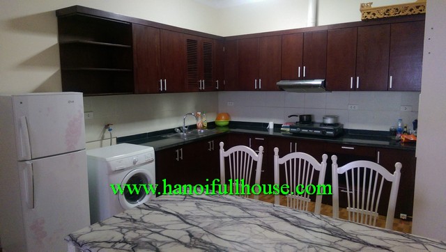 Look for three bedroom apartment in Tay Ho dist, Ha Noi, Vietnam