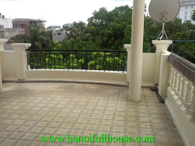 Cheap house for rent in Ba Dinh dist. Ba Dinh house with 3 bedrooms