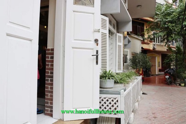 Nhà đẹp quận Hoàn Kiếm cho thuê. Căn nhà 3 ngủ, đầy đủ tiện nghi cho chuyên gia nước ngoài ở