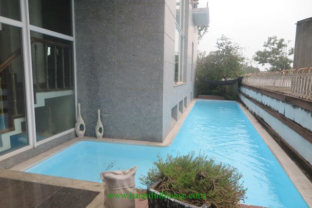 Biệt thự bể bơi 180 m2 x 3 tầng ở Quận Long Biên cho thuê