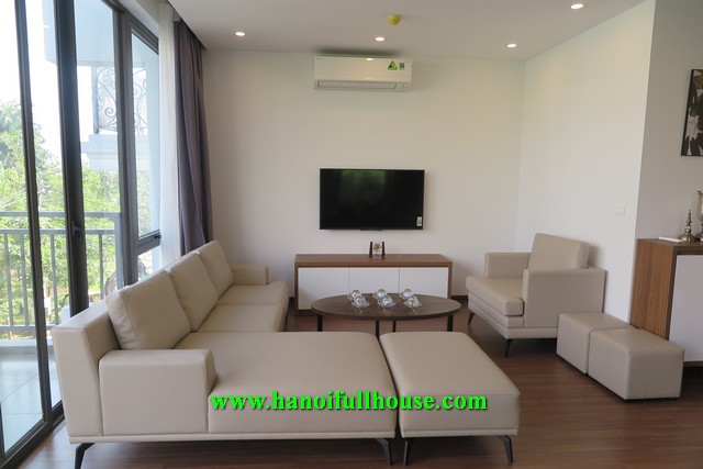 Cozy apartment on Tu Hoa street, 3 bedrooms, fully furniture and nice decor, lake view for rent.