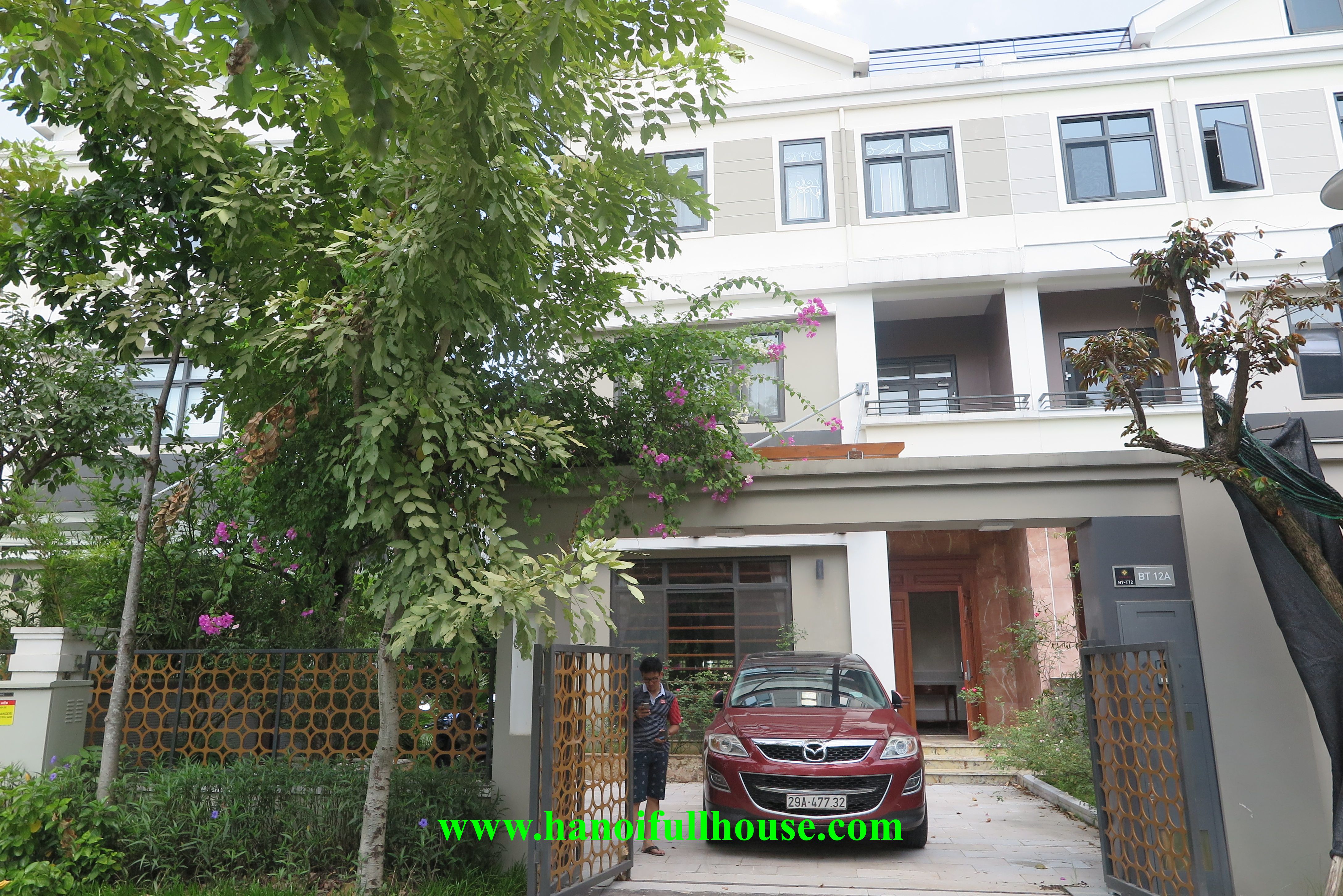 Villa in Starlake Tay Ho urban for rent, brand new, garden courtyard, fully furnished