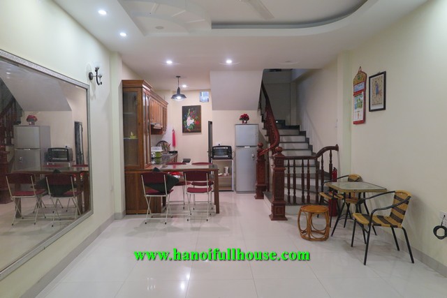 Ngôi nhà tuyệt đẹp nằm trên con phố thơ mộng - phố Yên Hoa, quận Tây Hồ, Hà Nội cho thuê.